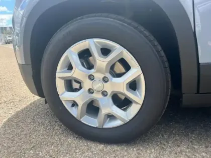 Photo 10 Jeep Avenger  1.2 Turbo T3 100ch Altitude +