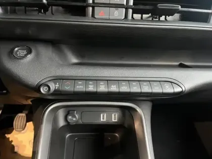 Photo 25 Jeep Avenger Gén. I Ph1 Altitude + 5