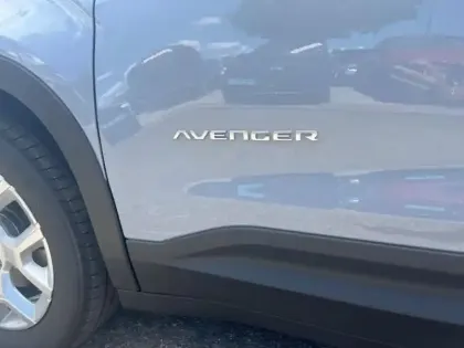 Photo 5 Jeep Avenger  1.2 Turbo T3 100ch Altitude +