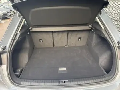 Photo 8 Audi Q3  35 TFSI 150ch Mild Hybrid Design S tronic 7