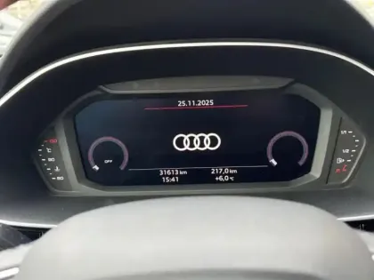 Photo 10 Audi Q3  35 TFSI 150ch Mild Hybrid Design S tronic 7