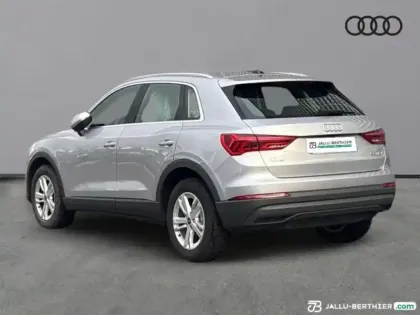 Photo 2 Audi Q3  35 TFSI 150ch Mild Hybrid Design S tronic 7