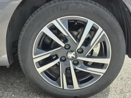 Photo 7 Peugeot 208  1.2 PureTech 100ch S&S Allure 118g