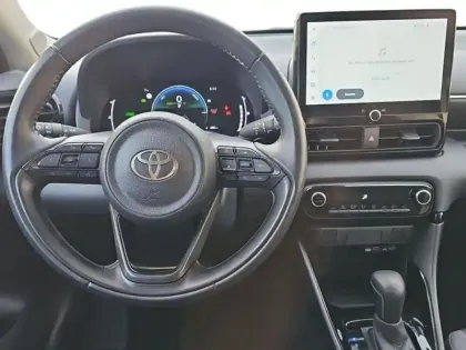 Photo 11 Toyota Yaris  116h Design 5p MY22