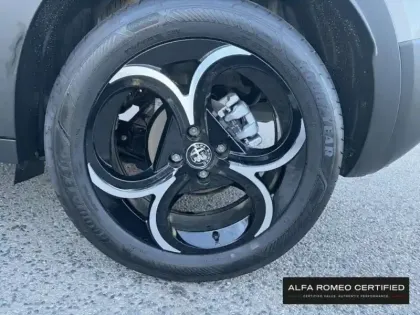 Photo 8 Alfa Romeo Junior  1.2 Ibrida 136ch Speciale DCT6