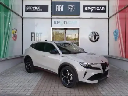 Photo 17 Alfa Romeo Junior  1.2 Ibrida 136ch Speciale DCT6