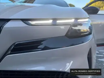 Photo 10 Alfa Romeo Junior  1.2 Ibrida 136ch Speciale DCT6