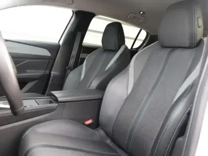 Photo 8 Peugeot 308  1.5 BlueHDi 130ch S&S Allure EAT8