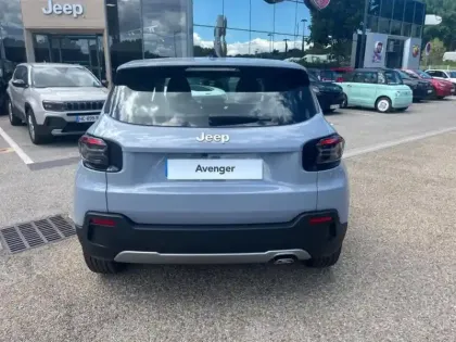 Photo 6 Jeep Avenger  1.2 Turbo T3 110ch MHEV Altitude BVR6 eHybrid