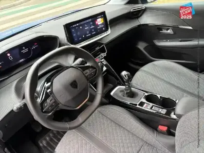 Photo 14 Peugeot 208  1.2 PureTech 100ch S&S Allure