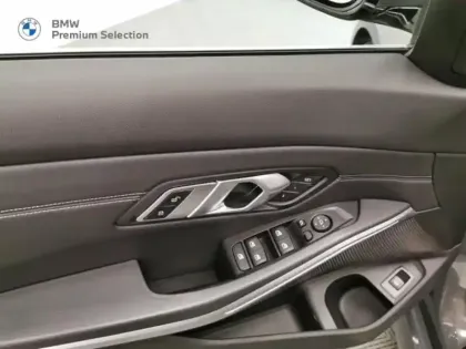 Photo 11 BMW Serie 3 Série 3 Touring 318dA 150ch M Sport