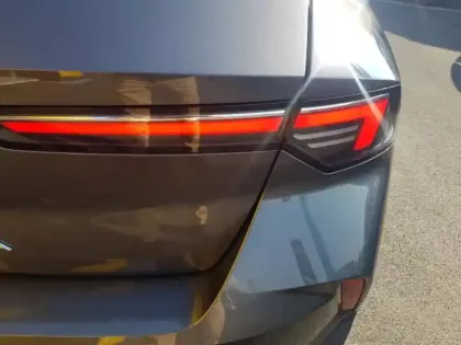 Photo 6 Opel Astra  1.2 Turbo 130ch Elegance Business BVA8