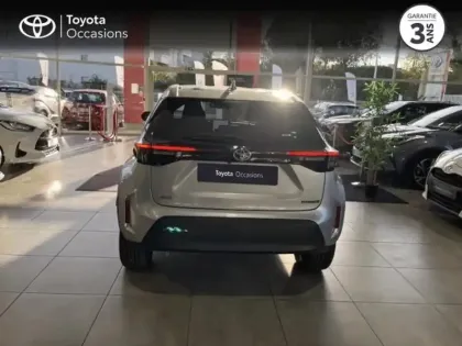 Photo 3 Toyota Yaris  Cross 116h Design Pack Cargo