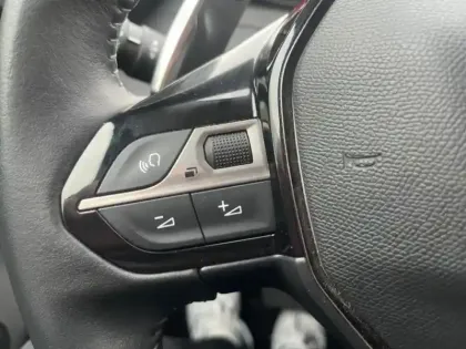 Photo 12 Peugeot 2008  1.2 PureTech 130ch S&S Style EAT8