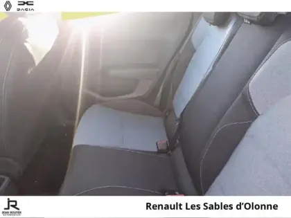 Photo 18 Renault Clio  1.5 dCi 100ch Evolution - 25