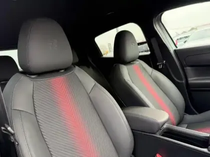 Photo 12 Alfa Romeo Junior  1.2 Ibrida 145ch Premium e-DCT6