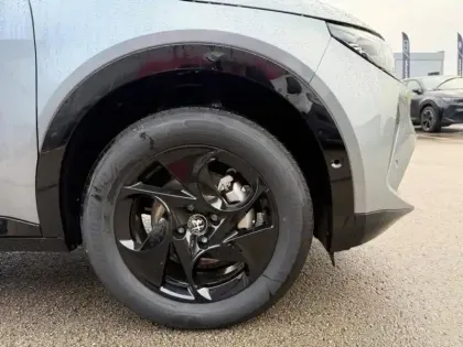 Photo 7 Alfa Romeo Junior  1.2 Ibrida 145ch Premium e-DCT6