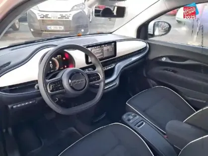 Photo 14 Fiat 500  e 118ch MY23 Camera