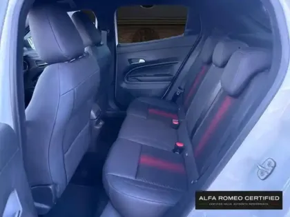 Photo 9 Alfa Romeo Junior  1.2 Ibrida 136ch Speciale DCT6