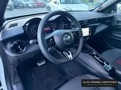 Photo 13 Alfa Romeo Junior  1.2 Ibrida 136ch Speciale DCT6