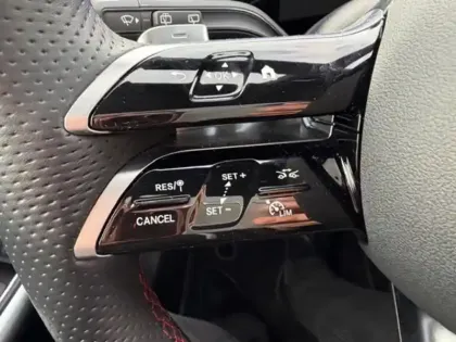 Photo 32 Mercedes EQA 250+ AMG Line 190 4x2 Carplay Toit ouvrant Angle