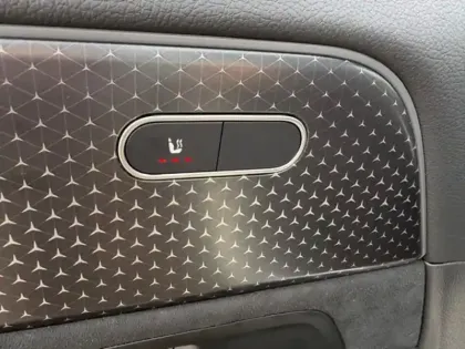 Photo 18 Mercedes EQA 250+ AMG Line 190 4x2 Carplay Toit ouvrant Angle