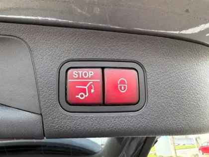 Photo 14 Mercedes EQA 250+ AMG Line 190 4x2 Carplay Toit ouvrant Angle