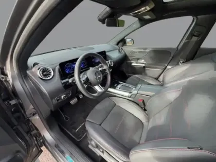 Photo 21 Mercedes EQA 250+ AMG Line 190 4x2 Carplay Toit ouvrant Angle