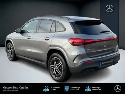 Photo 2 Mercedes EQA 250+ AMG Line 190 4x2 Carplay Toit ouvrant Angle