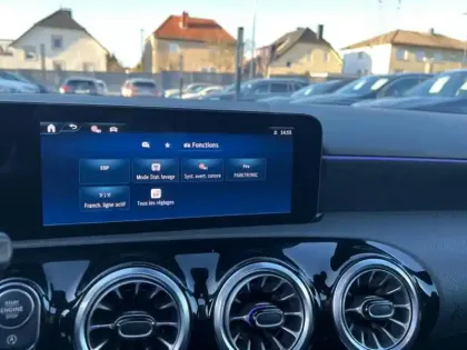 Photo 26 Mercedes Classe A 200 d AMG Line