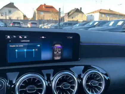 Photo 25 Mercedes Classe A 200 d AMG Line