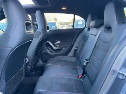 Photo 37 Mercedes Classe A 200 d AMG Line