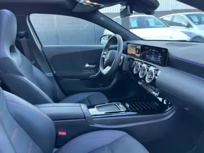 Photo 30 Mercedes Classe A 200 d AMG Line