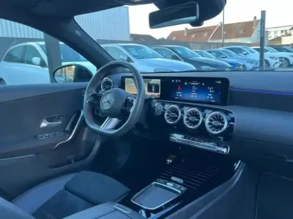 Photo 29 Mercedes Classe A 200 d AMG Line