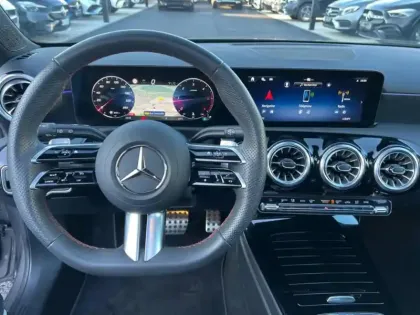 Photo 13 Mercedes Classe A 200 d AMG Line