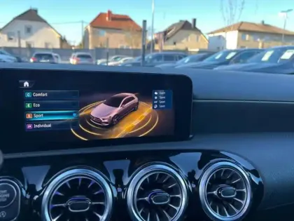 Photo 27 Mercedes Classe A 200 d AMG Line