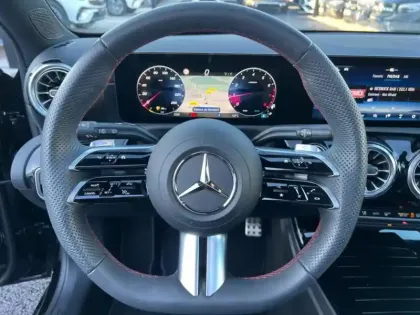 Photo 14 Mercedes Classe A 200 AMG Line