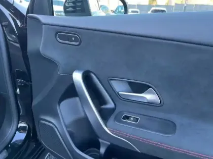 Photo 30 Mercedes Classe A 200 AMG Line