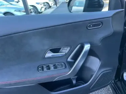 Photo 11 Mercedes Classe A 200 AMG Line