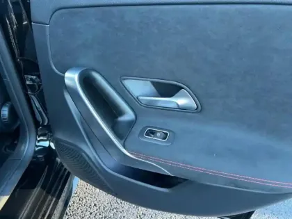 Photo 32 Mercedes Classe A 200 AMG Line