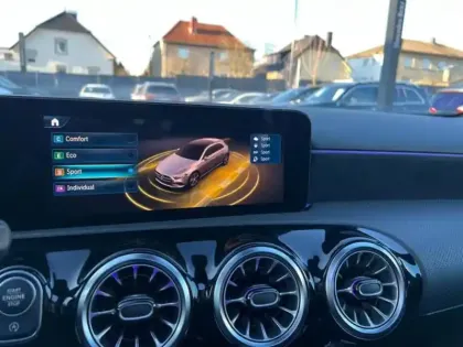 Photo 26 Mercedes Classe A 200 AMG Line