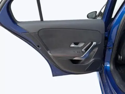 Photo 14 Mercedes Classe A 200 d AMG Line 2.0 150 8G-DCT Toit ouvrant Sieges