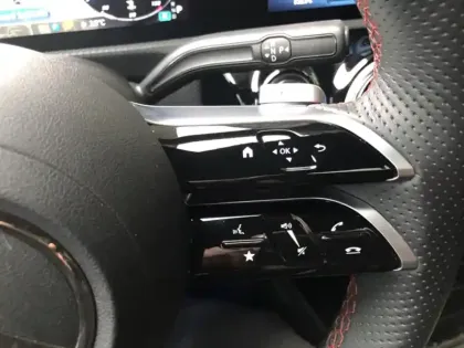 Photo 16 Mercedes Classe A 200 d AMG Line