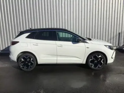 Photo 3 Opel Grandland 1.5 Diesel 130 ch BVA8 Ultimate