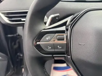 Photo 18 Peugeot 3008  Hybrid 225 e-EAT8 Allure