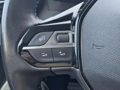 Photo 18 Peugeot 2008  PureTech 130 S&S BVM6 Allure