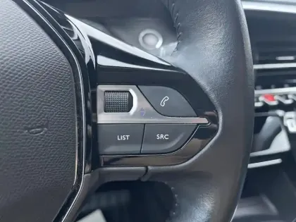 Photo 19 Peugeot 2008  PureTech 130 S&S BVM6 Allure