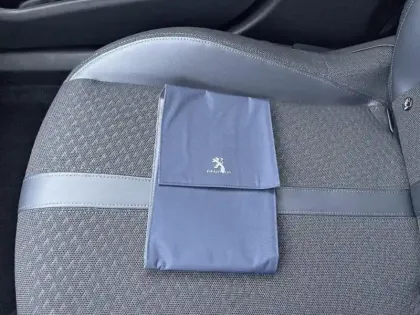 Photo 15 Peugeot 2008  PureTech 130 S&S BVM6 Allure