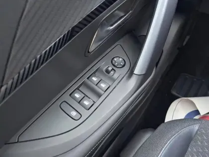 Photo 6 Peugeot 2008  PureTech 130 S&S BVM6 Allure