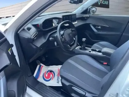 Photo 24 Peugeot 2008  PureTech 130 S&S BVM6 Allure